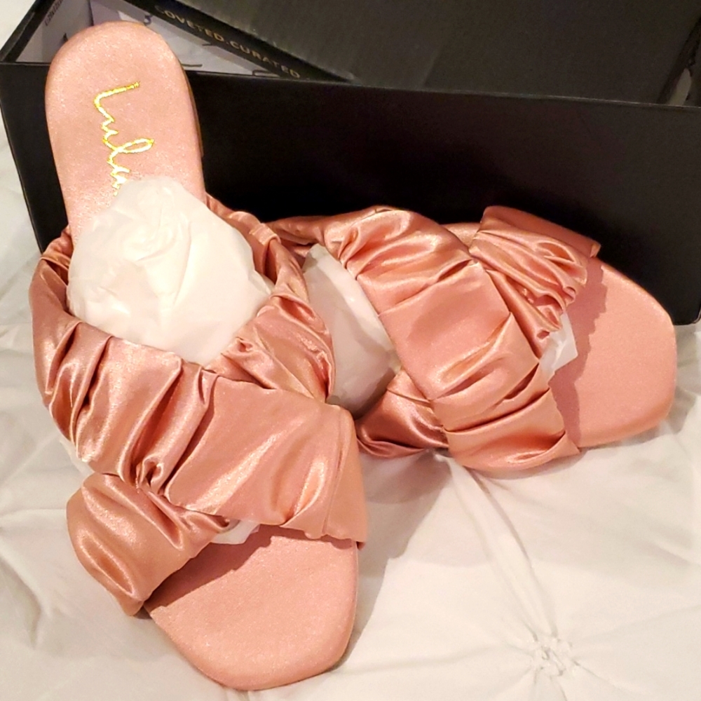 🆕️Lulus Satin Sandals - Picture 3 of 6